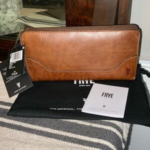NWT Frye Leather Melissa Zip Around Wallet Cognac Brown Retail $158